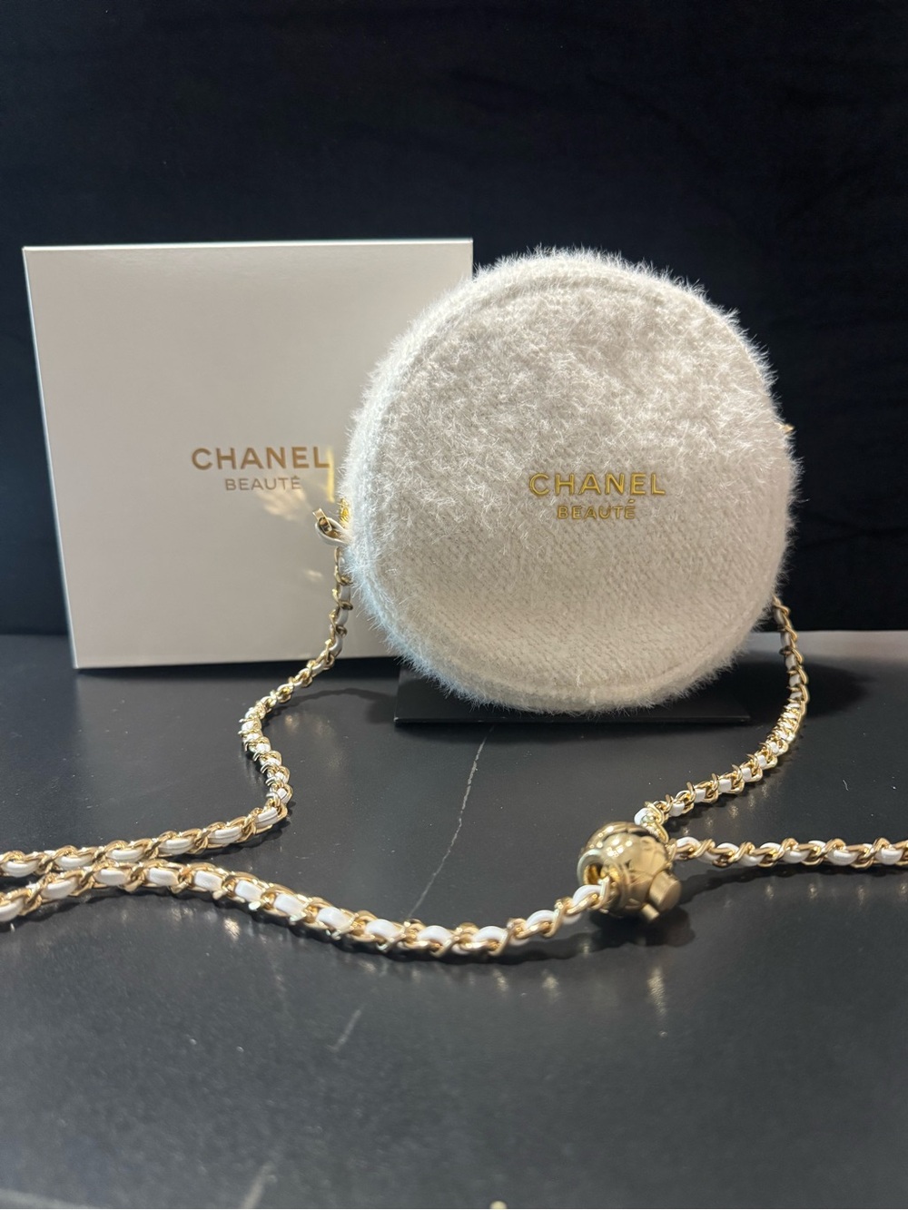 Chanel Beauté Round White Holiday edition GWP upgraded with Chain Crossbody Bag